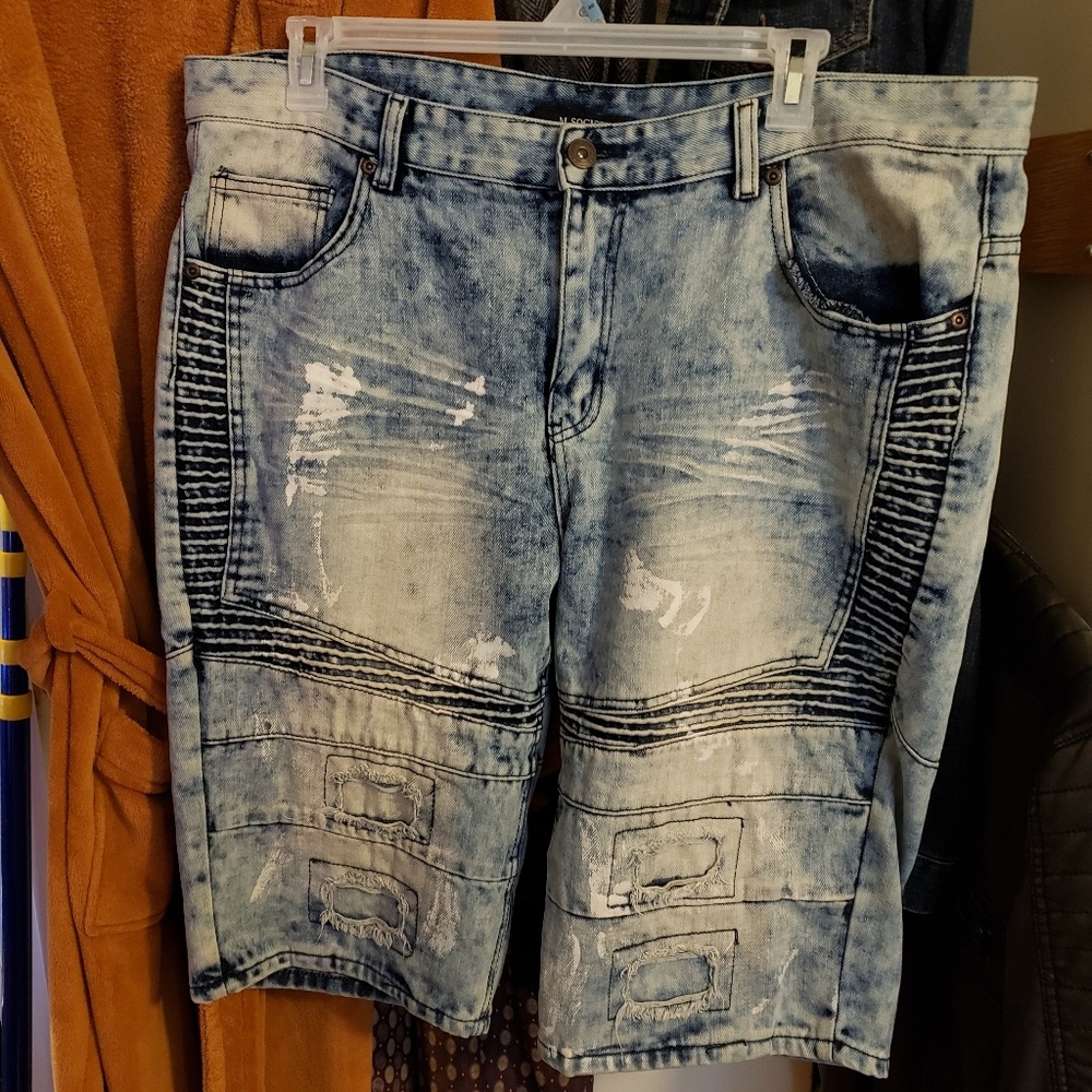 M Society size 40 jean shorts, never worn